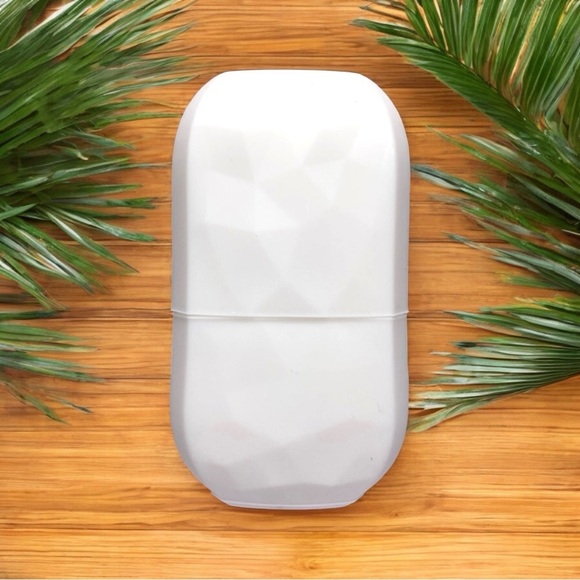 BATH SPELLS White Ice Roller for Face & Eye Beauty Massage – NEW - Picture 2 of 5